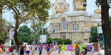 Варна: 1573 и 1660 лв. заплата в туризма и строителството