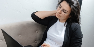 Стресът и професионалното прегряване (бърнаут) на работното място