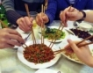 Китайците ядат с американски клечки 