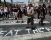 Гърция: Недостиг от храни и горива